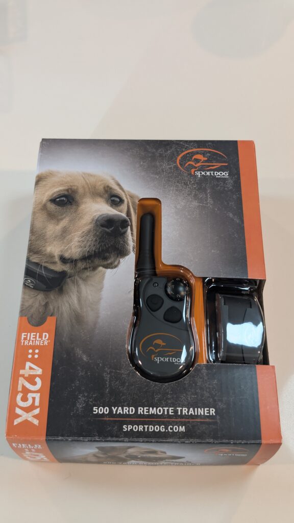 SportDOG FieldTrainer 425X retail box showing the transmitter and receiver